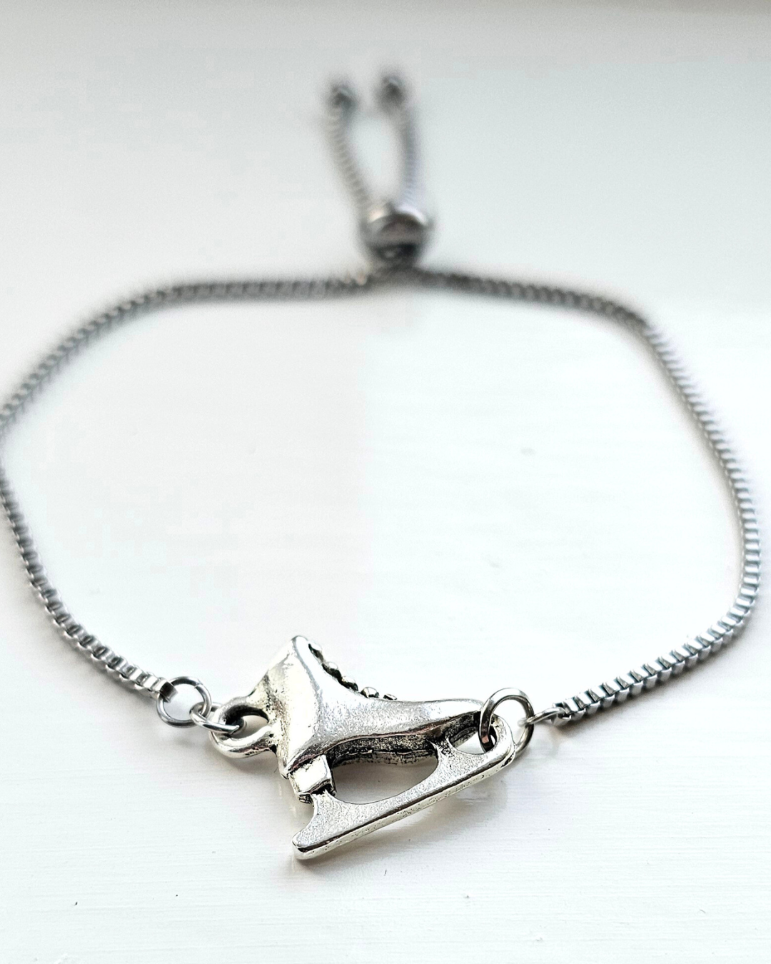 Figure skate bracelet, snowflake bracelet, skate bracelet, skate jewellery, figure skate, ice skate gift, skater gift, ice skate charm, figure skate, snowflake