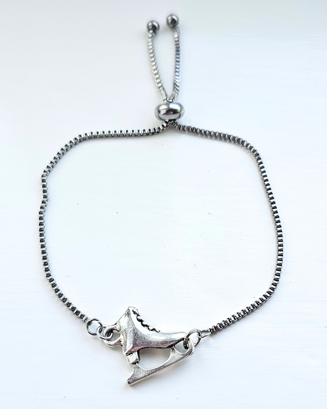 Figure skate bracelet, snowflake bracelet, skate bracelet, skate jewellery, figure skate, ice skate gift, skater gift, ice skate charm, figure skate, snowflake